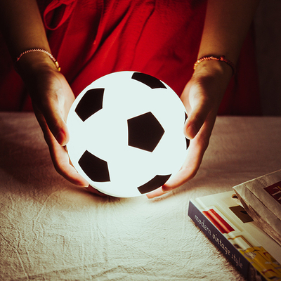 Goede prijs. Voetbal nachtlicht voetballamp licht voor kinderen kamer 16 kleuren batterij aangedreven led oplaadbare kamer kinderkamer nachtlicht online