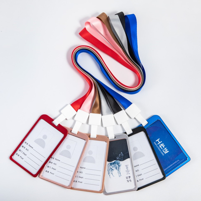 Silikon ID Naam Badge Kaart Hoes Beschermer Met Intrekbaar Kabel en Afbreekbare Buckel