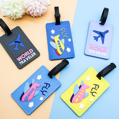 Goede prijs. Eenvoudige cartoon bagage tags in verschillende kleuren voor gepersonaliseerde koffer etikettering online