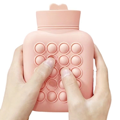 Goede prijs. 1L warmtwaterfles voor pijnbestrijding BPA-vrij en voedselkwaliteit siliconen materiaal Soft Cover inbegrepen online